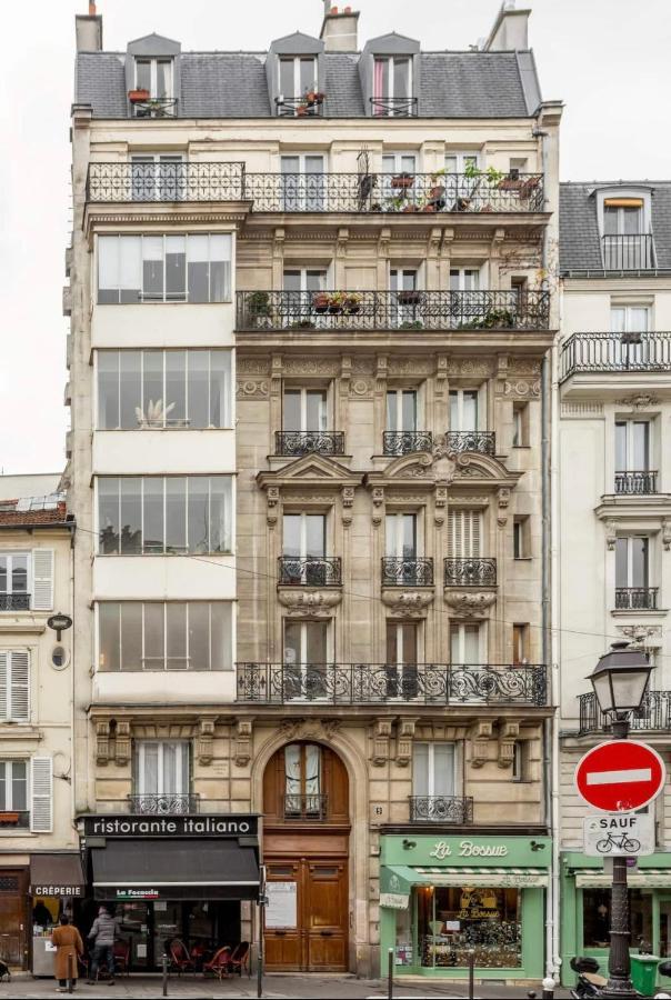 Abbesses - Superbe Appartement Avec Cheminees Paris Luaran gambar