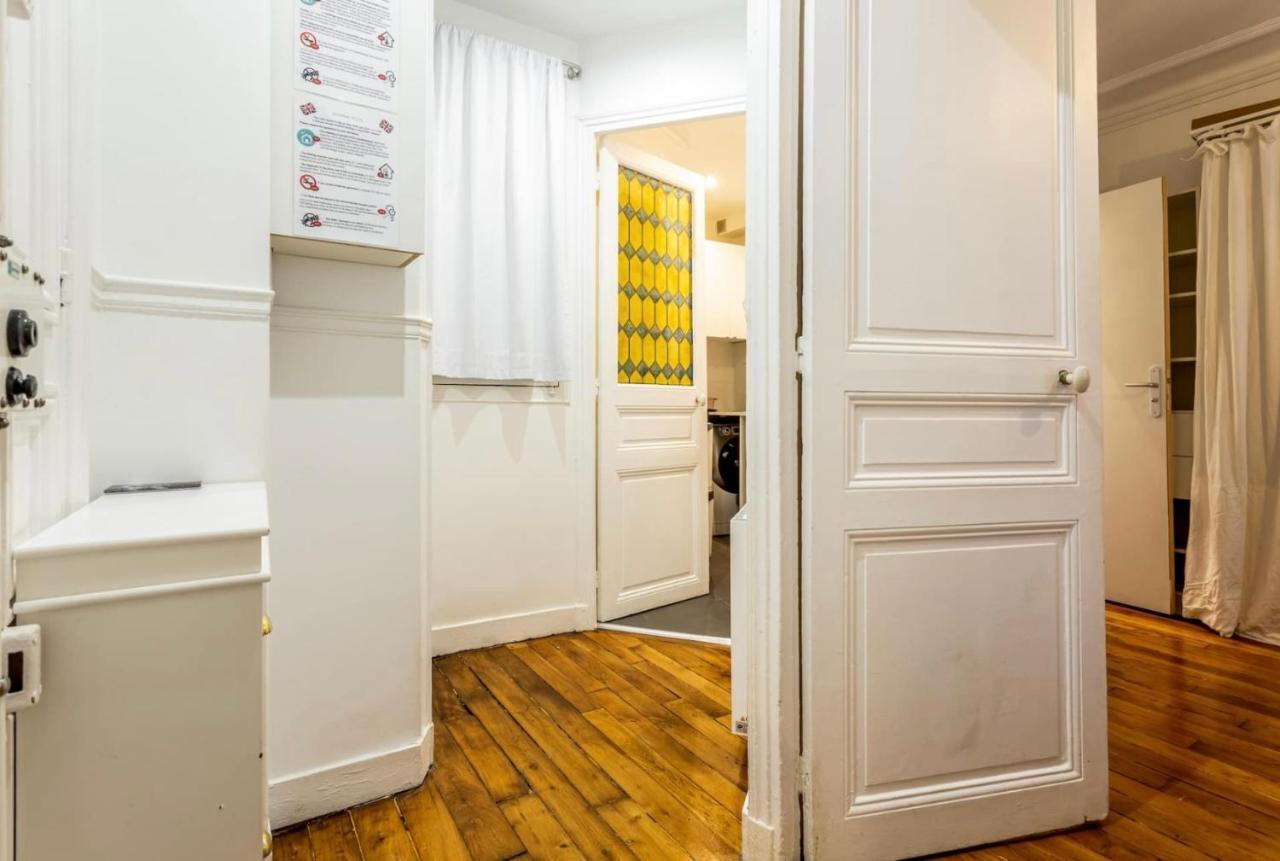 Abbesses - Superbe Appartement Avec Cheminees Paris Luaran gambar